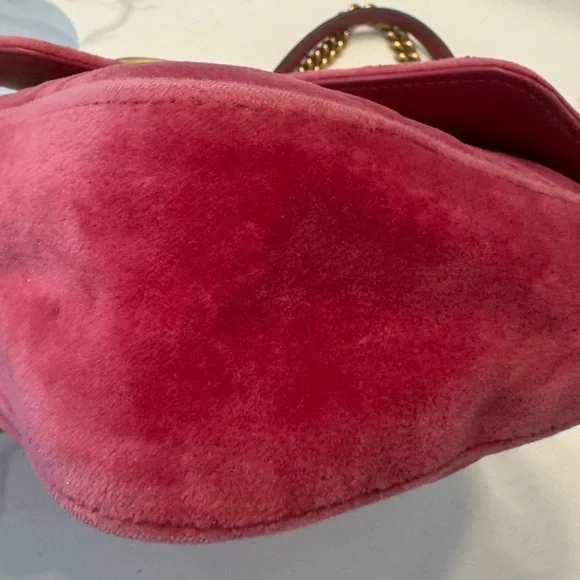 Gucci GG Velvet Marmont Shoulder Bag. Pink/Gold tone hardware - Picture 8 of 12